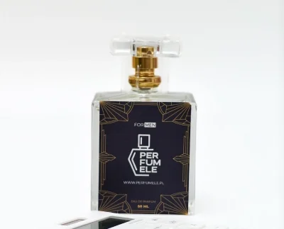 Analiza ceny: Butelka Perfumele Nr 77 i kalkulator pokazujący dlaczego perfumy są drogie przez marketing